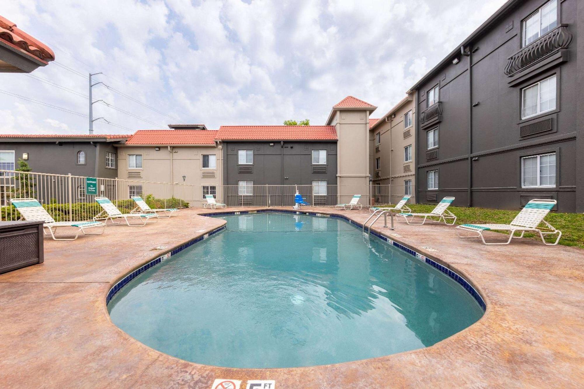 La Quinta Inn By Wyndham Kansas City Lenexa Luaran gambar
