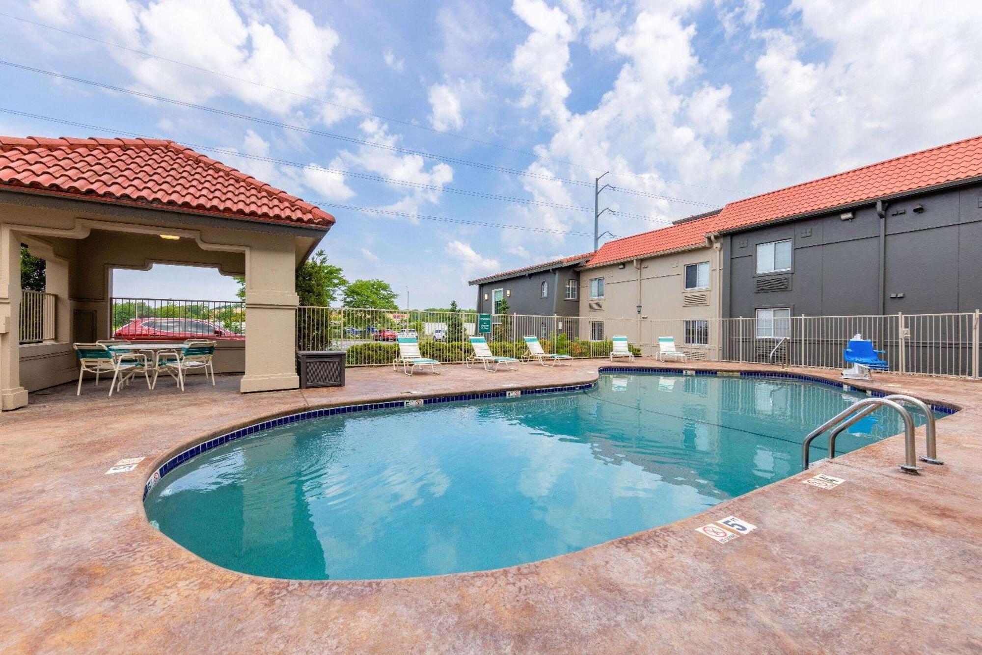 La Quinta Inn By Wyndham Kansas City Lenexa Luaran gambar
